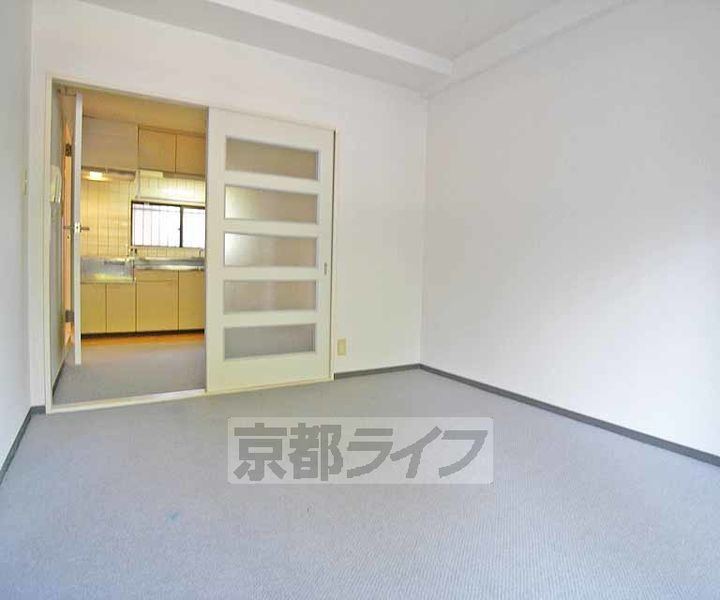 ハイツ北芳1Eの居間