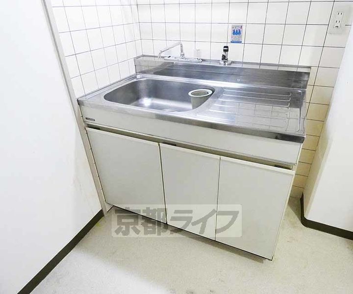 京都府京都市伏見区深草キトロ町の賃貸マンションのキッチン
