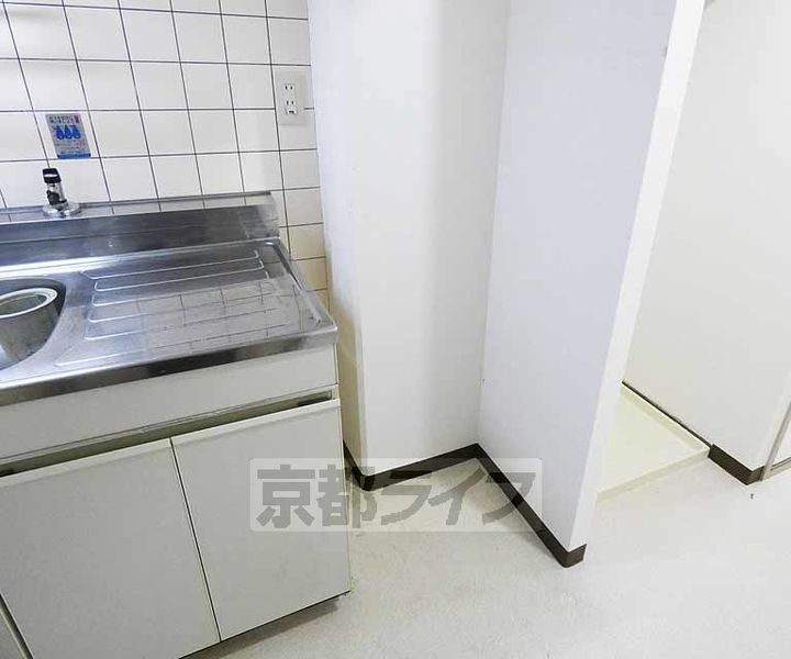 京都府京都市伏見区深草キトロ町の賃貸マンションのキッチン