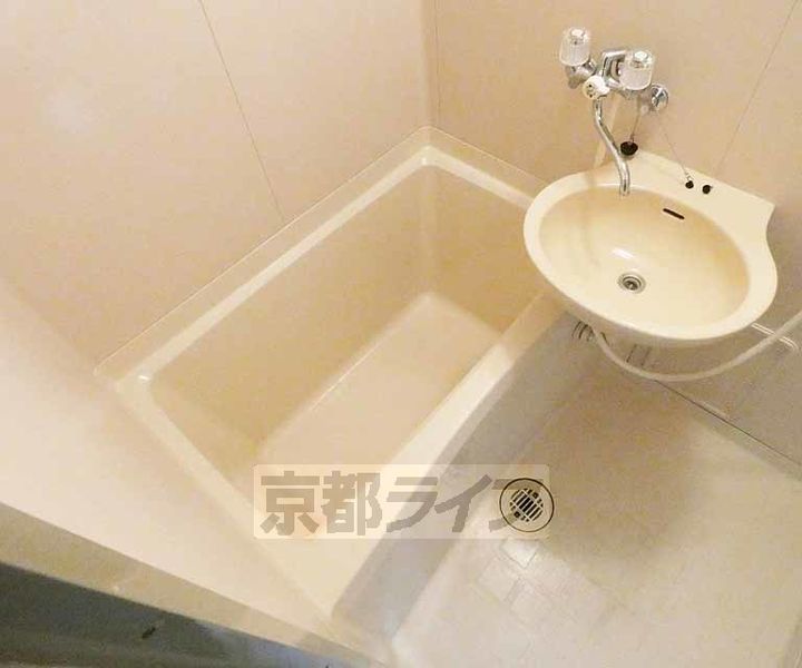 京都府京都市伏見区深草キトロ町の賃貸マンションの風呂