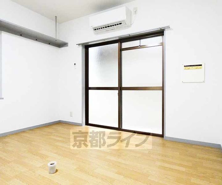 メゾン・ド・ラディ1-Fの居間