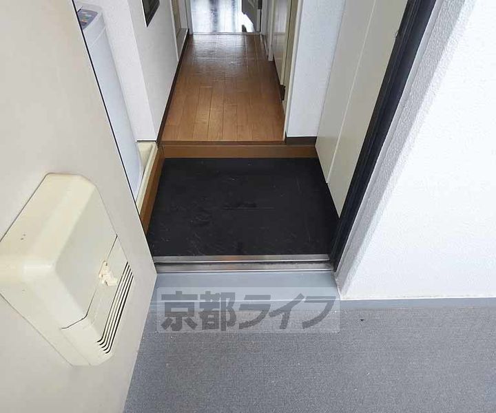 京都府京都市伏見区京町2丁目の賃貸マンションの玄関