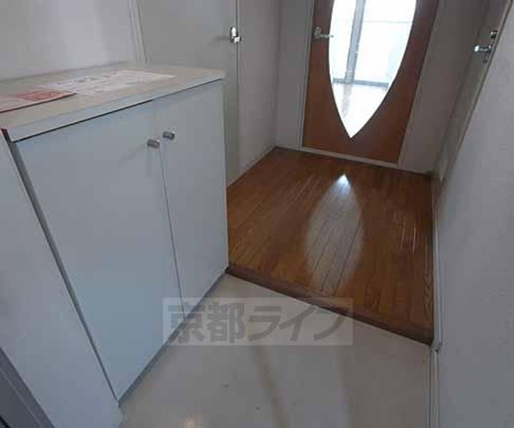 荒川ビルの玄関