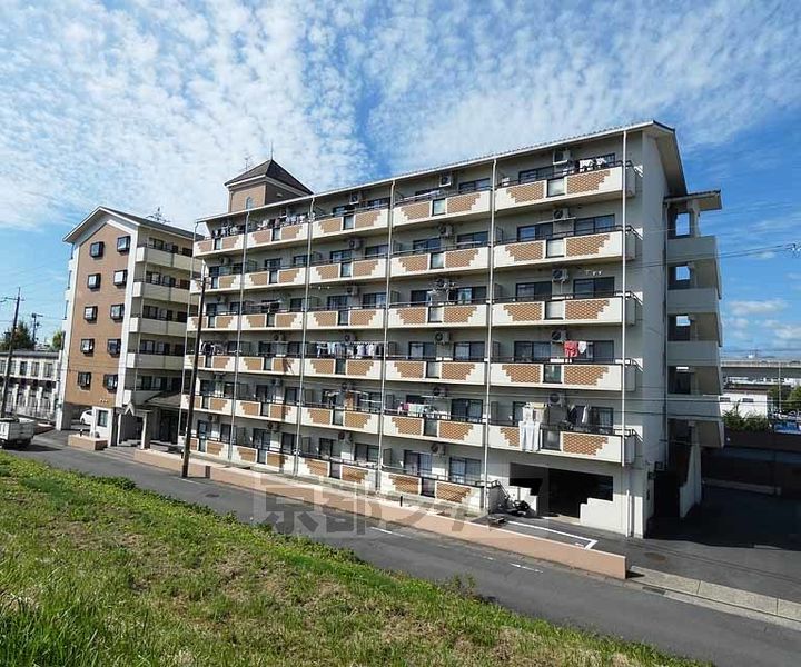 京都府京都市伏見区毛利町の賃貸マンションの外観