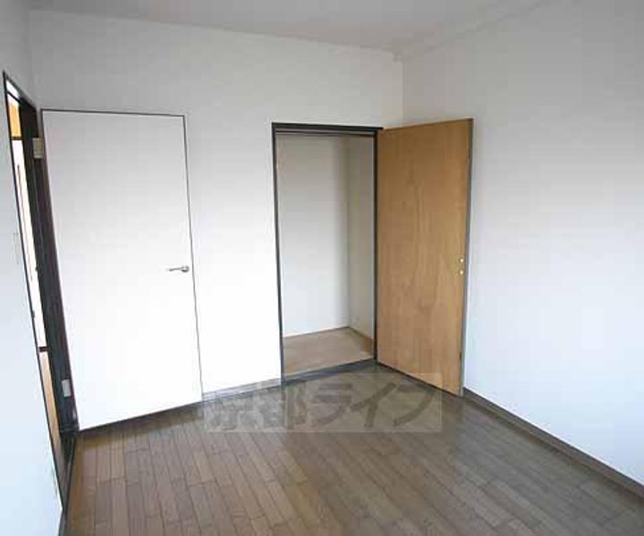 京都府京都市伏見区毛利町の賃貸マンションの居間