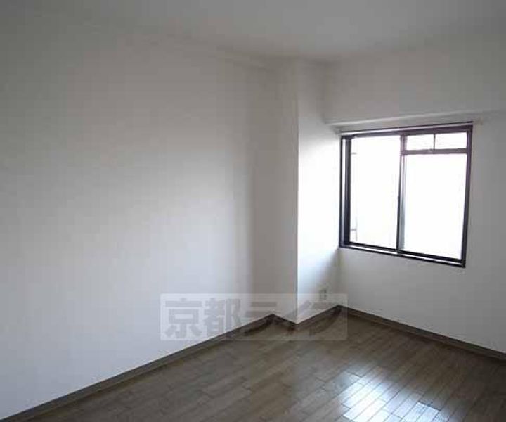 京都府京都市伏見区毛利町の賃貸マンションの居間