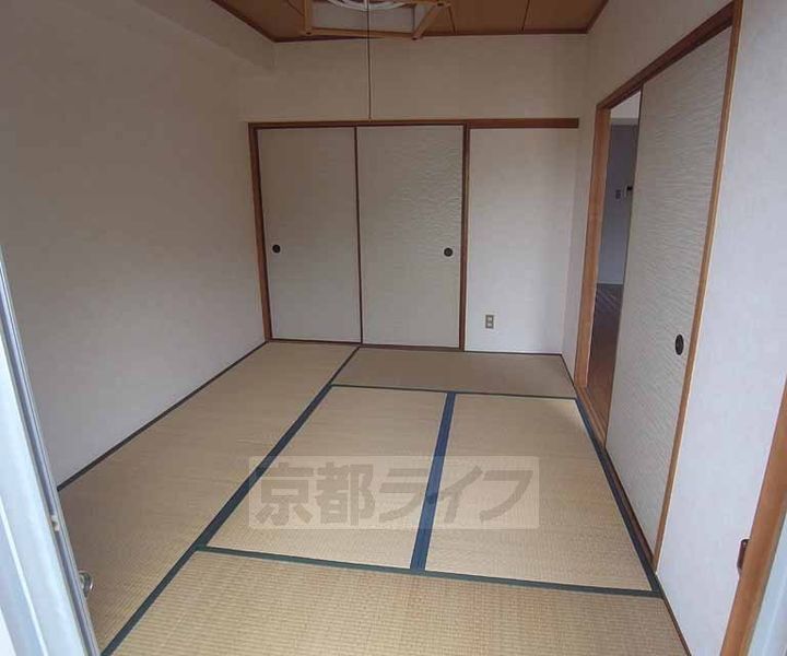 シャルム醍醐の居間