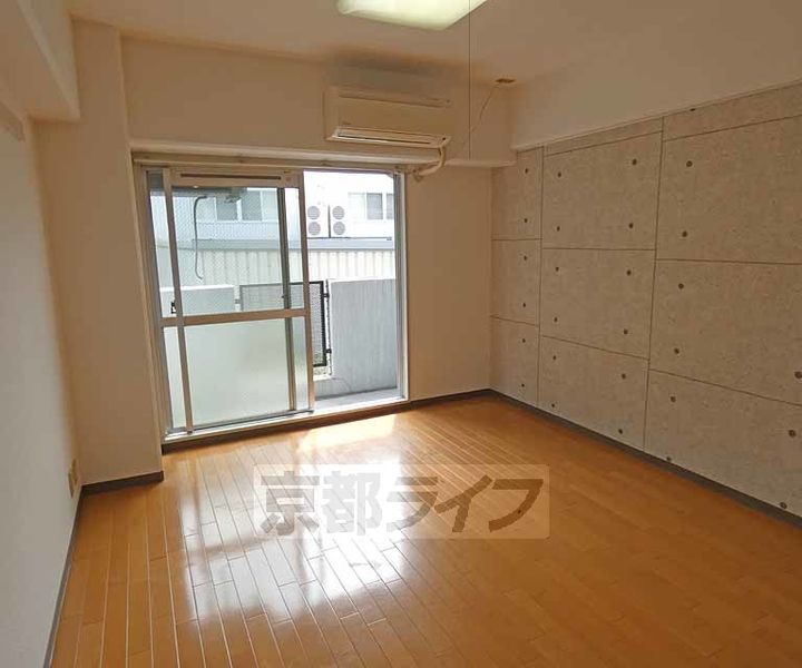 リエス新堀川408の居間