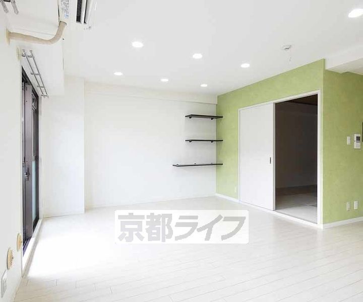 セブンマンション(ベルヴィ51)303の居間