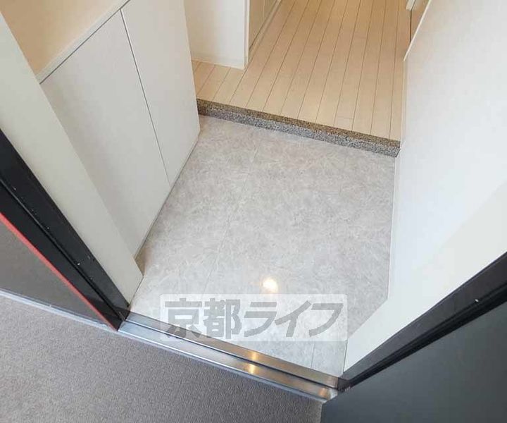 セブンマンション(ベルヴィ51)303の玄関