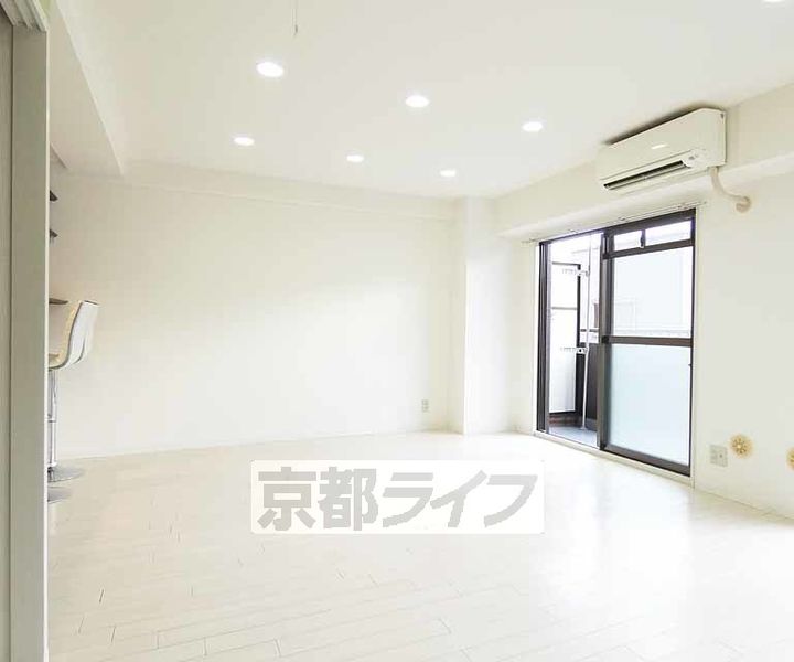セブンマンション(ベルヴィ51)303の居間