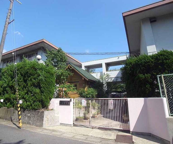京都府京都市伏見区石田大受町の賃貸マンションの周辺