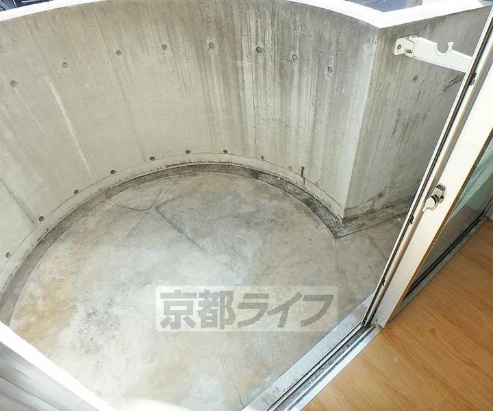 京都府京都市西京区大枝東長町の賃貸マンションの内装