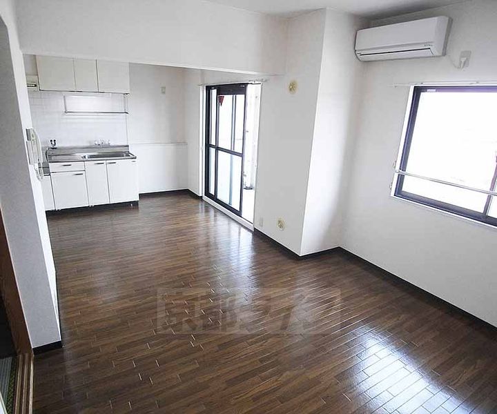 アーバニティー桂の居間