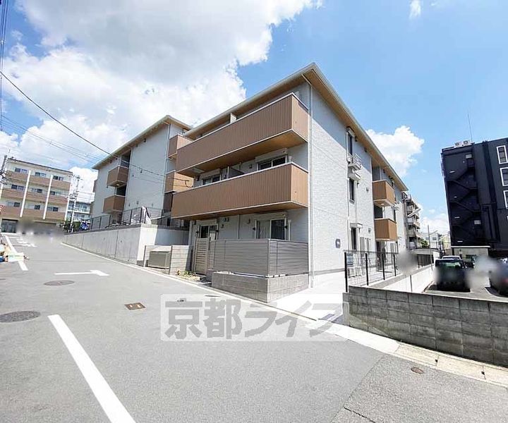 ディル西京極の外観