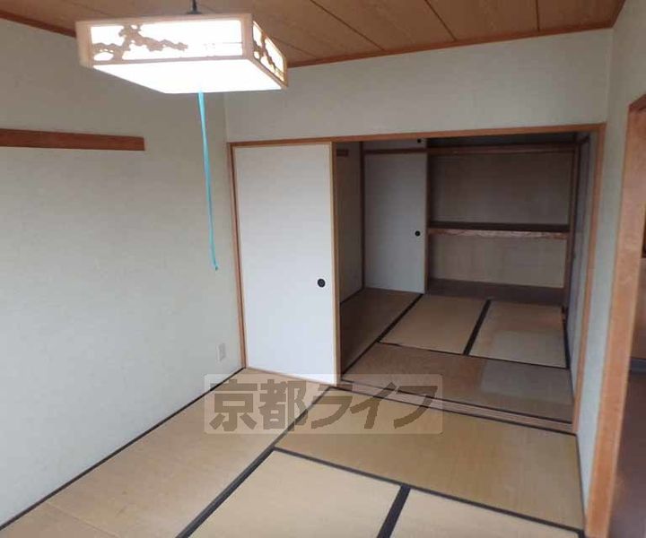 京都府京都市西京区山田北山田町の賃貸マンションの内装