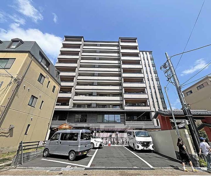 パークホームズ四条河原町の外観