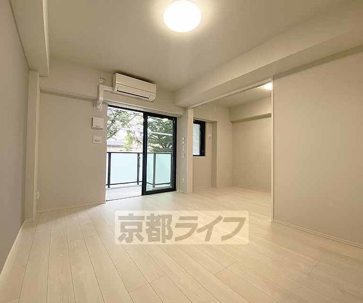 THE RESIDENCE 北白川205の居間