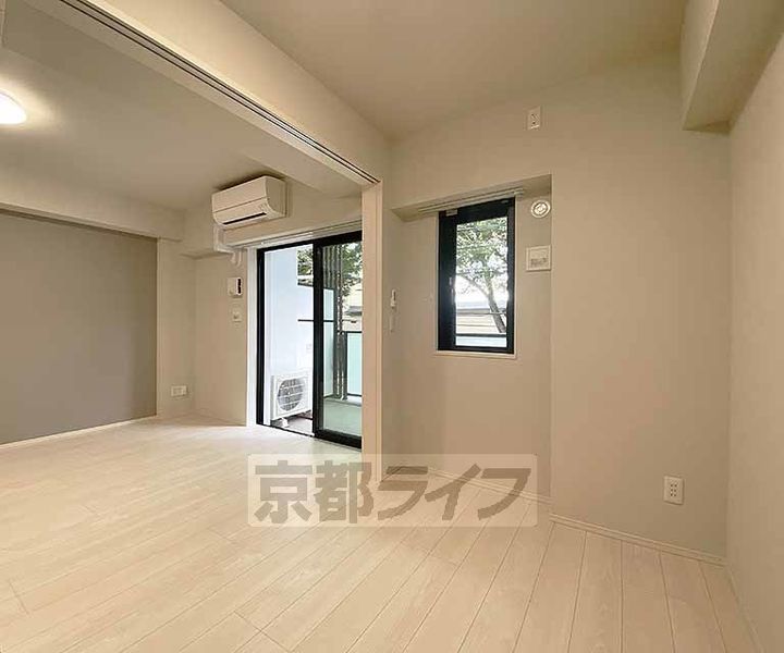 THE RESIDENCE 北白川205の居間