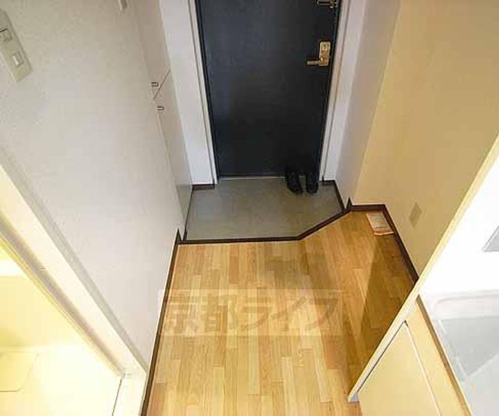 京都府京都市西京区川島粟田町の賃貸マンションの居間