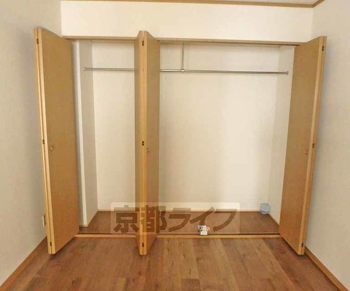 京都府京都市西京区嵐山朝月町の賃貸マンションの内装