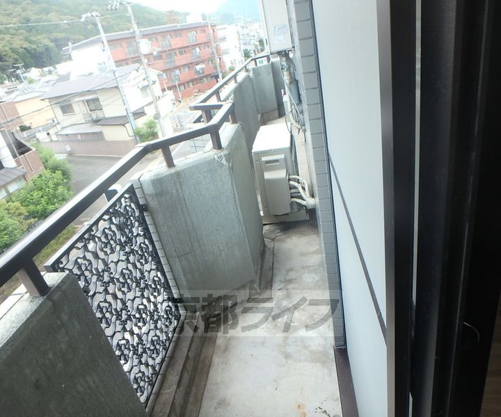 京都府京都市西京区嵐山朝月町の賃貸マンションの内装