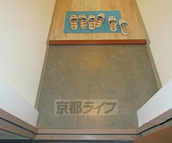 京都府京都市西京区桂南滝川町の賃貸マンションの玄関