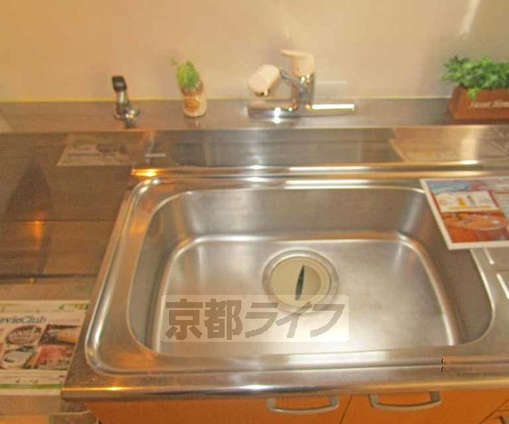 京都府京都市西京区桂南滝川町の賃貸マンションのキッチン