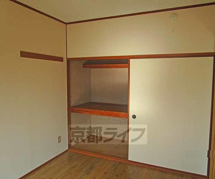 京都府京都市西京区桂南滝川町の賃貸マンションの寝室