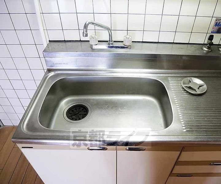 京都府京都市西京区牛ヶ瀬奥ノ防町の賃貸マンションのキッチン