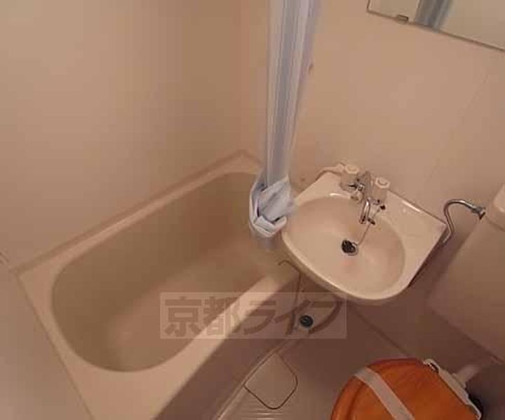 京都府京都市西京区桂徳大寺北町の賃貸マンションの風呂