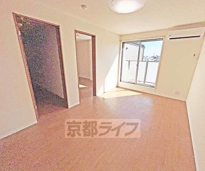 京都府京都市中京区壬生高樋町の賃貸アパートの居間