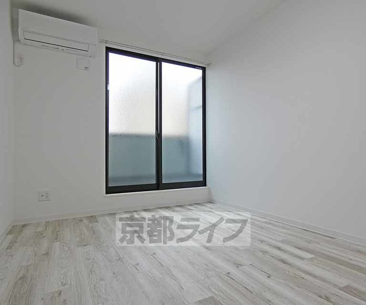 フォルトゥーナ鷹峯212の居間
