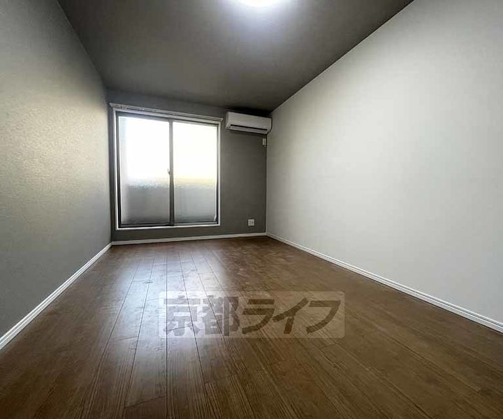 京都府京都市南区東九条明田町の賃貸アパートの居間