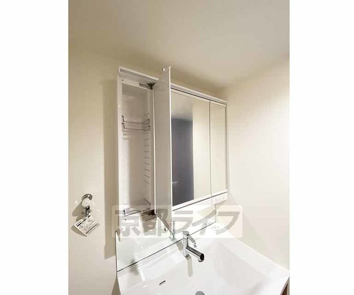 京都府京都市右京区太秦蜂岡町の賃貸マンションの内装