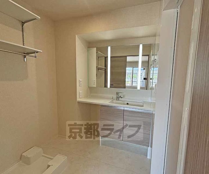 京都府京都市西京区下津林佃の賃貸アパートの内装