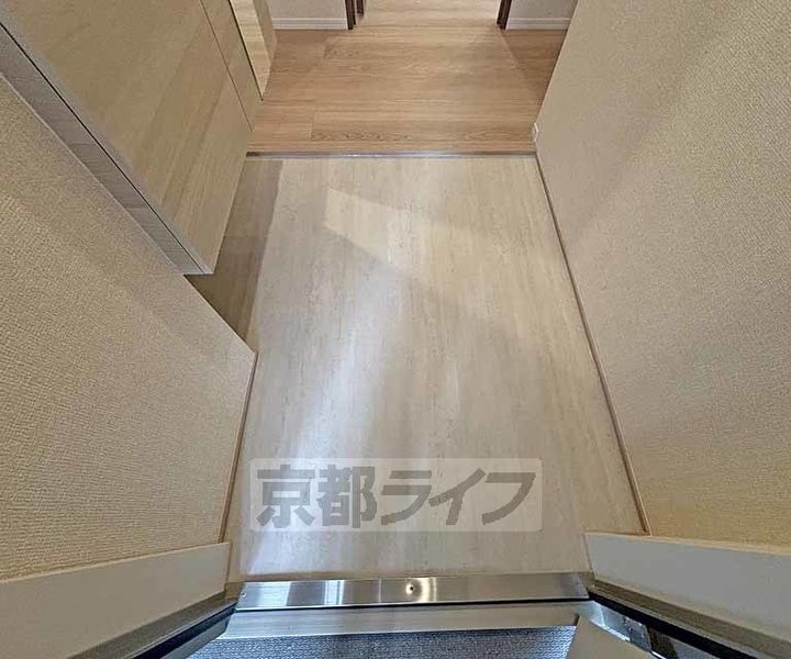 京都府京都市西京区下津林佃の賃貸アパートの玄関