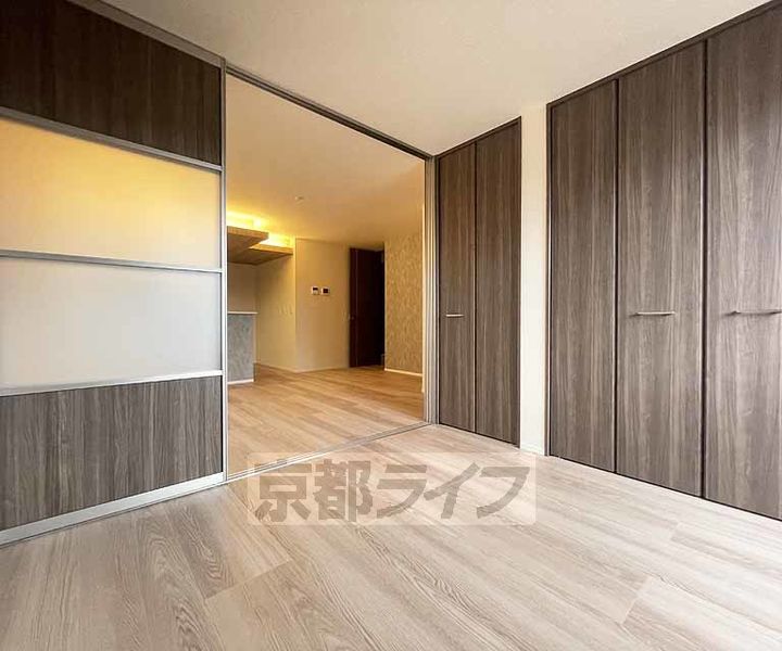 京都府京都市南区東寺町の賃貸マンションの居間