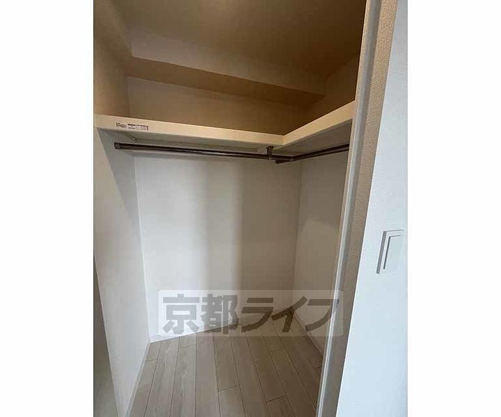 京都府京都市南区吉祥院定成町の賃貸マンションの内装