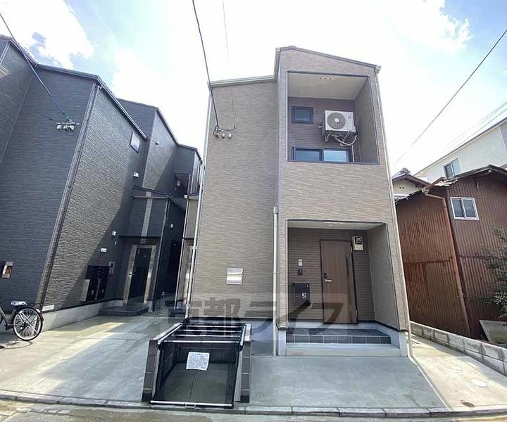 京都府京都市右京区太秦宮ノ前町の賃貸アパートの外観