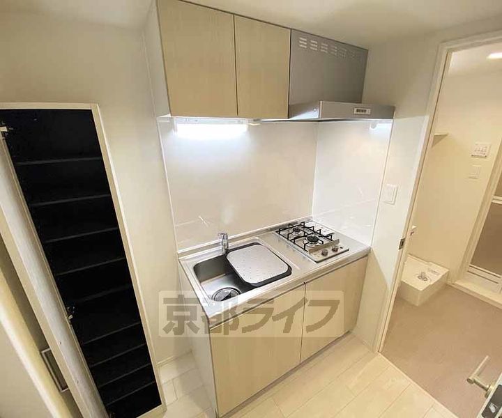 京都府京都市右京区太秦宮ノ前町の賃貸アパートのキッチン