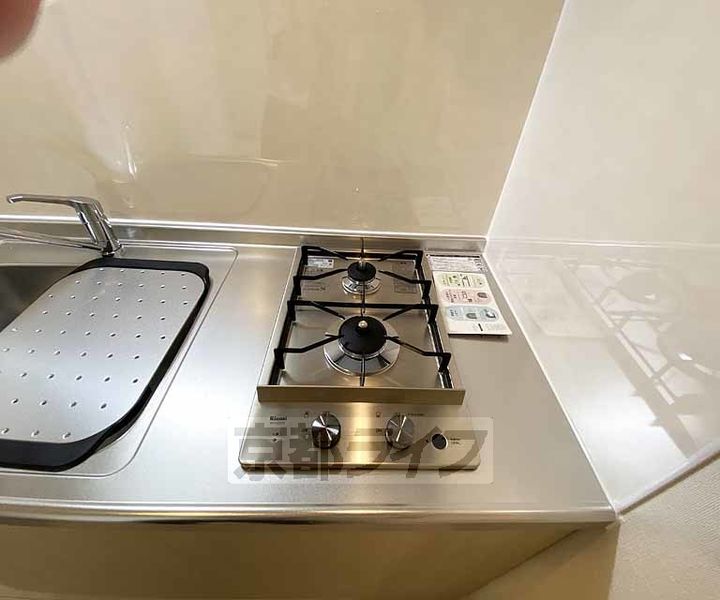 京都府京都市右京区太秦宮ノ前町の賃貸アパートのキッチン