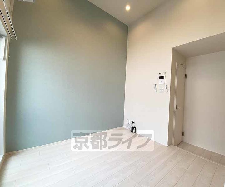 京都府京都市右京区太秦宮ノ前町の賃貸アパートの居間