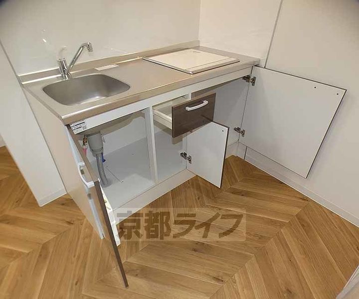 京都府京都市左京区上高野上荒蒔町の賃貸アパートのキッチン