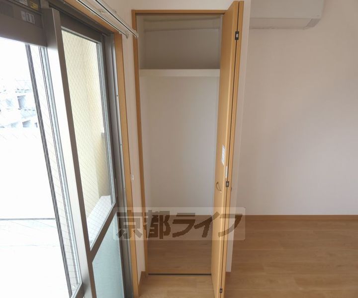 京都府京都市上京区元誓願寺通千本東入元4丁目の賃貸マンションの内装