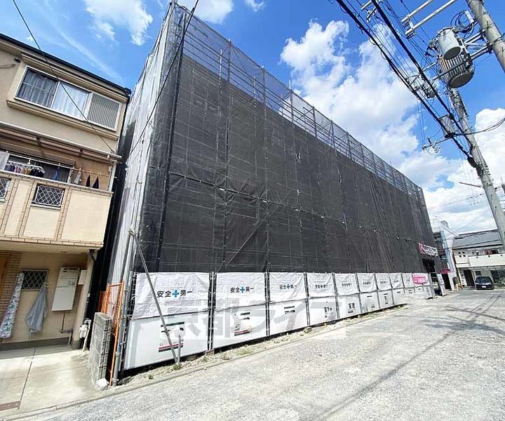 京都府京都市右京区西京極北裏町の賃貸マンションの外観