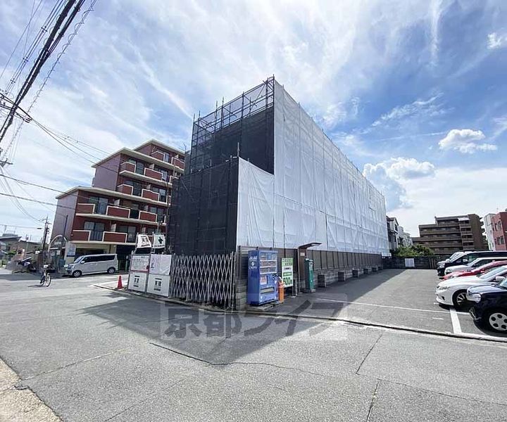 京都府京都市右京区西京極北裏町の賃貸マンションの外観