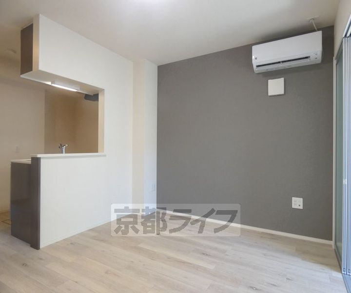 京都府京都市北区大北山原谷乾町の賃貸アパートの居間