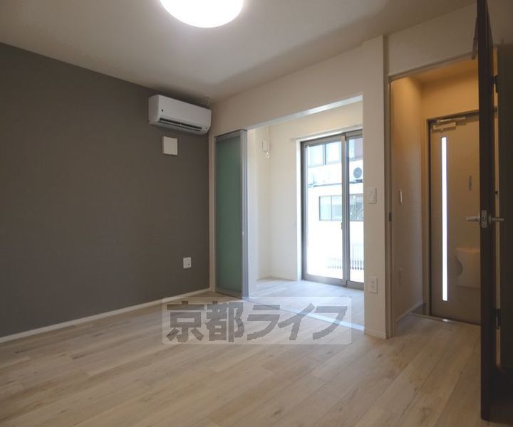 京都府京都市北区大北山原谷乾町の賃貸アパートの居間