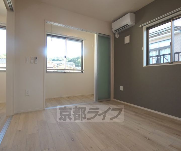 京都府京都市北区大北山原谷乾町の賃貸アパートの居間